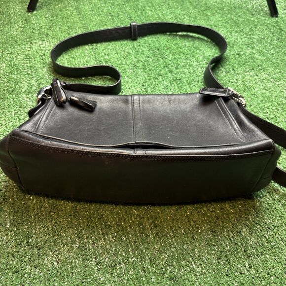 VTG Coach F10204 Black Leather Fold Over Flap Shoulder Bag Purse - Picture 10 of 13